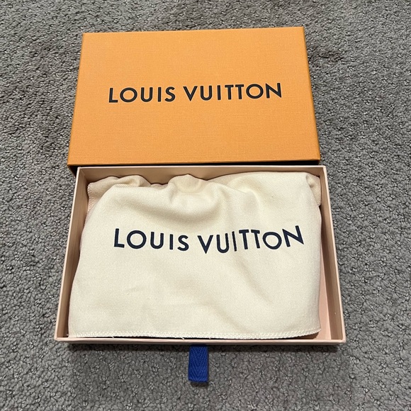 Louis Vuitton Mini Bag in Brown Checkered Pattern - Picture 4 of 10